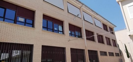 Imagen El ayuntamiento pone en marcha un proyecto piloto para mejorar la calidad térmica del colegio